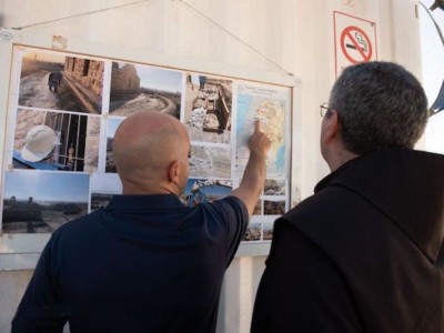 Sminato il convento francescano in riva al Giordano