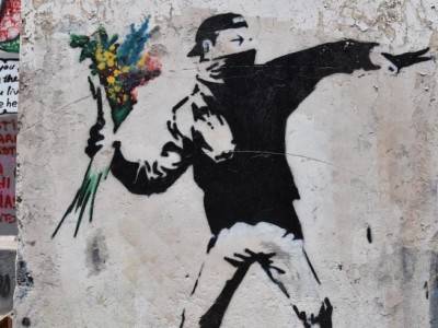 Le metafore di Banksy in mostra a Milano