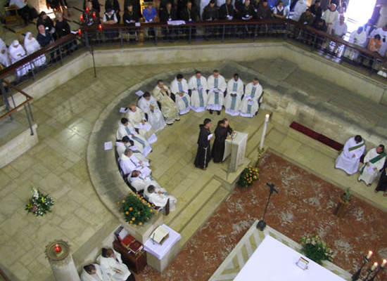 Solenne celebrazione della Messa d'apertura del capitolo nella basilica dell'Annunciazione a Nazareth.