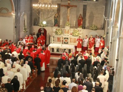 Nella chiesa francescana di Nicosia Benedetto XVI esalta la croce