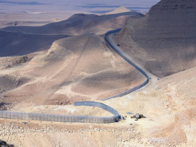 Un serpente metallico si snoda nel Sinai