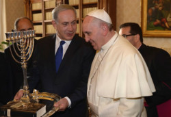 Papa Francesco e il premier israeliano Netanyahu a colloquio in Vaticano