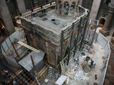 Uno sguardo al cantiere del Santo Sepolcro