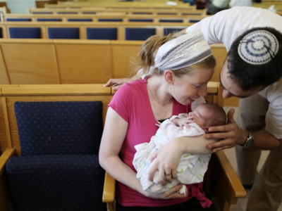 In Israele diminuiscono gli aborti, ma una famiglia su quattro non ha figli