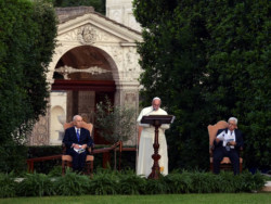 Per una pace tra uguali e fratelli, l’invocazione a più voci in Vaticano