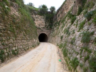 Tulkarem, il vecchio tunnel ferroviario attira turisti