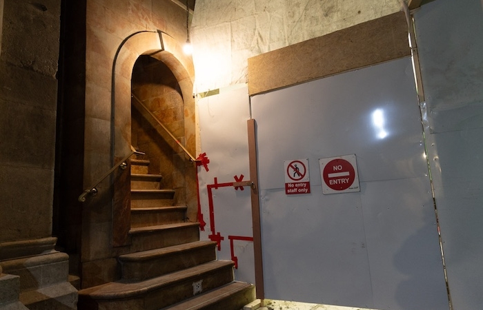 L’unica salita e discesa al Calvario avviene tramite la scalinata solitamente usata per la discesa. (foto MAB/CTS)